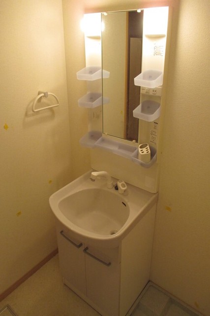 洗面設備　朝の身支度には欠かせないマストアイテム。