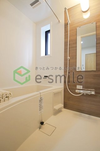 バス・シャワールーム　落ち着いた空間のお風呂です