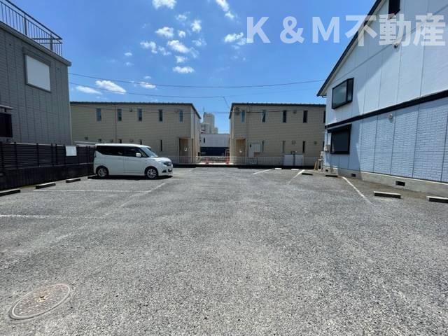 駐車場　駐車場に車を止められます