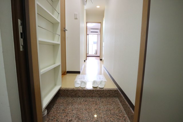 玄関　同一タイプです。
