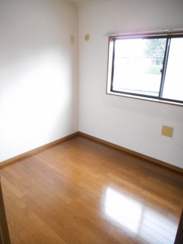 その他部屋・スペース　落ち着いて過ごせるお部屋なので、寝室にいかがでしょうか