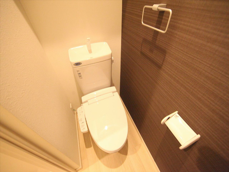 トイレ　温水洗浄暖房便座付トイレ