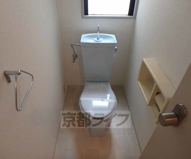 トイレ　青いトイレです