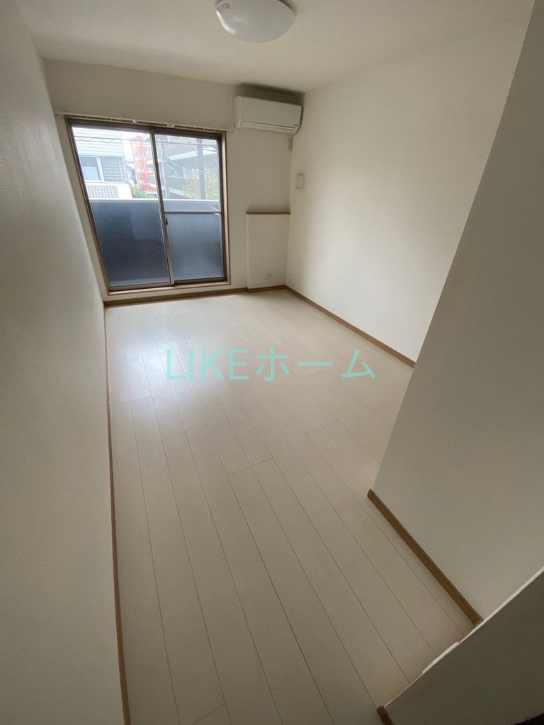 居室・リビング　玄関