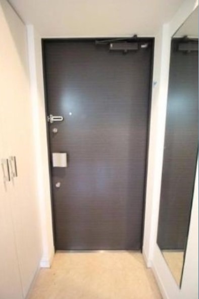 玄関　※同タイプ参考写真