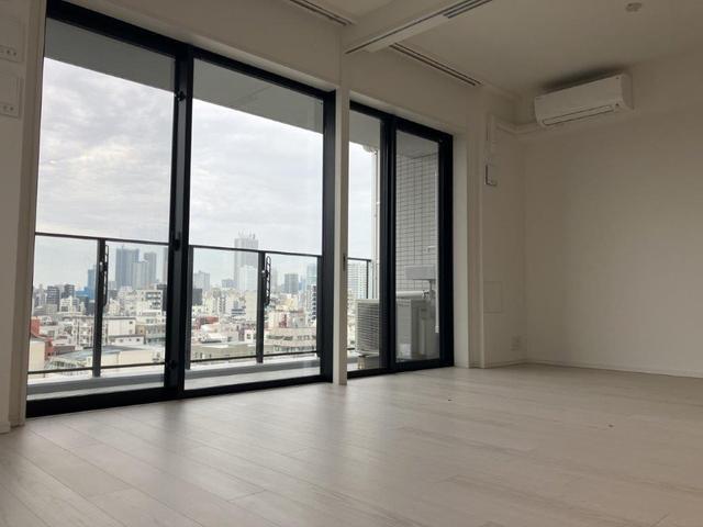 居室・リビング　ＬＤＫ約１３．２帖　床暖房付