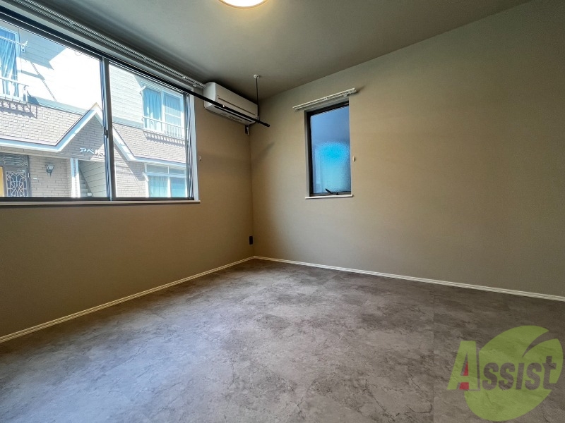 居室・リビング　７帖の洋室です。寛ぐには十分な広さがありました。