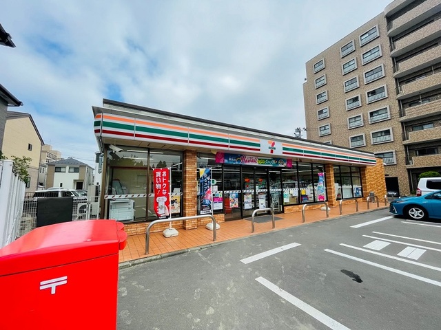 コンビニ　セブンイレブン南仙台駅前店（コンビニ）まで700m