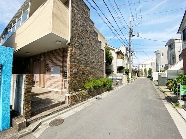 エントランス　人気の世田谷区　閑静な住宅街で住環境良好