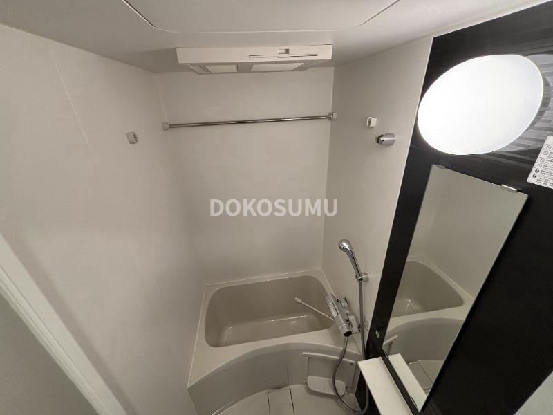 バス・シャワールーム　一日の疲れをやさしく癒やす、清潔感あふれるリラックスバス。