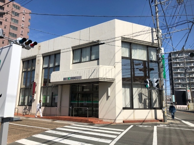 銀行　三十三銀行津南支店（銀行）まで857m