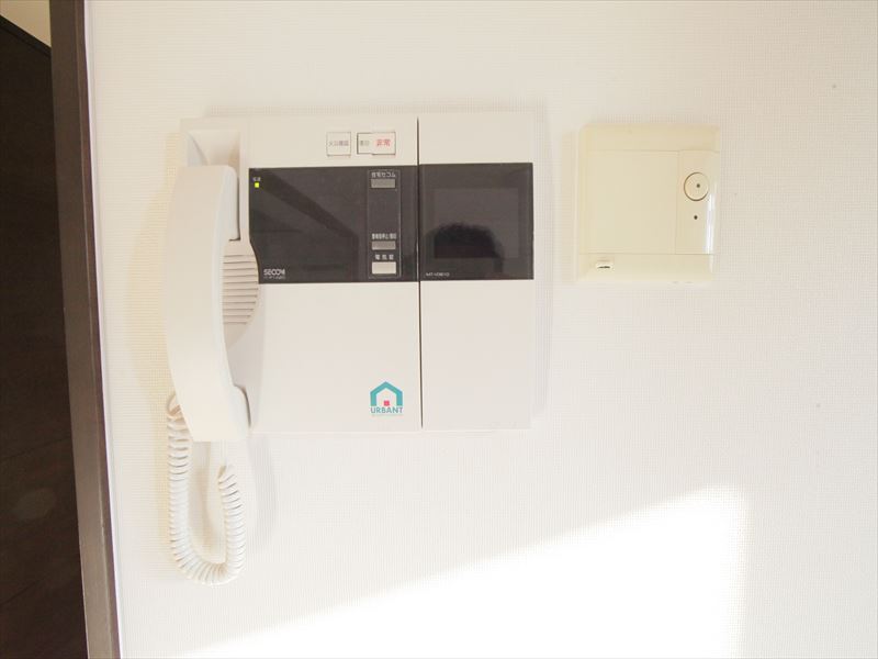 セキュリティ　モニター付きインターホン