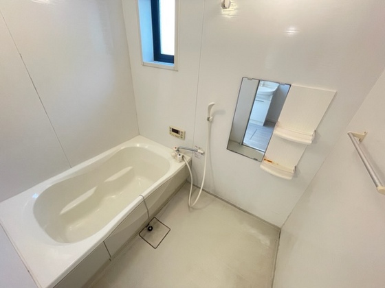 バス・シャワールーム　※別部屋の写真です