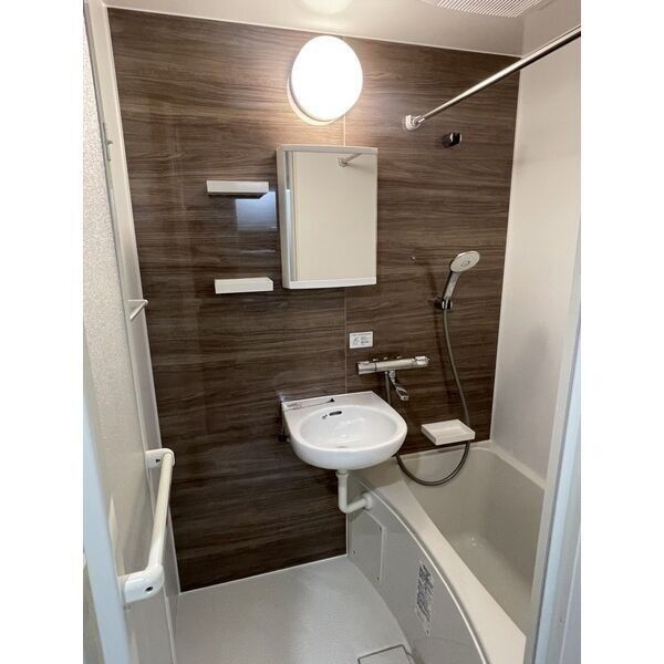 バス・シャワールーム　※別号室の参考写真、現況優先※