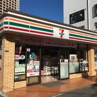 コンビニ　セブンイレブン港区汐彩橋店（コンビニ）まで331m