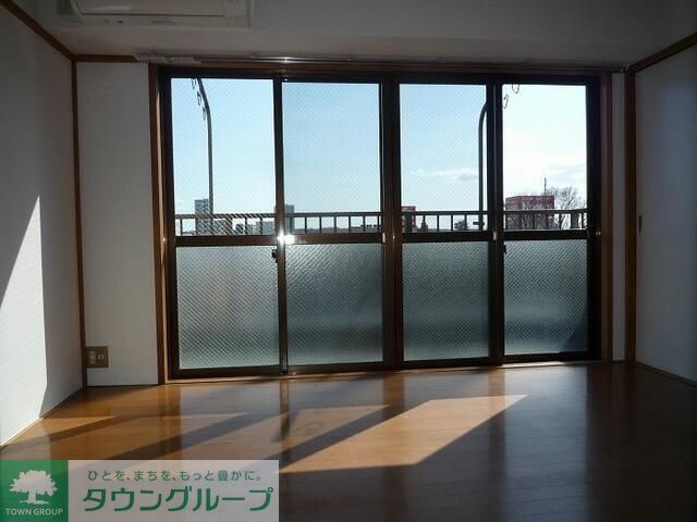 居室・リビング　タウンハウジング調布店まで♪