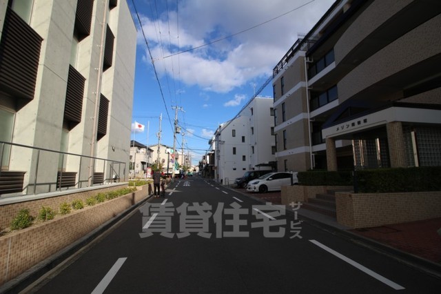 コンビニ　ローソン　桜塚店（コンビニ）まで301m