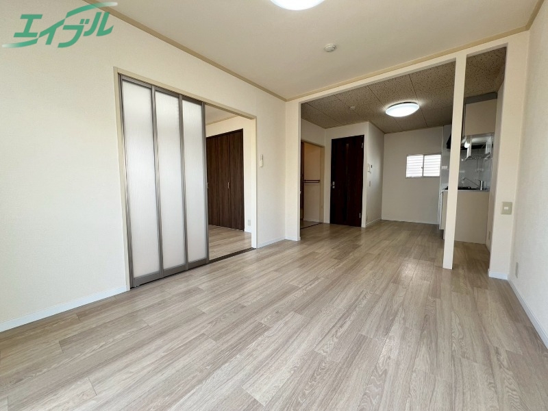 居室・リビング　同物件別部屋写真