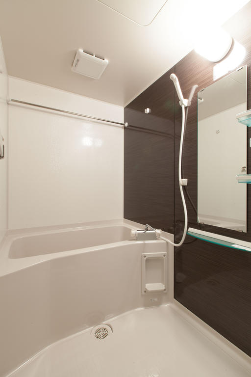 バス・シャワールーム　サーモ水栓・給湯リモコン付