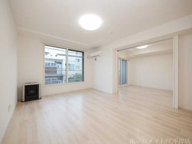 居室・リビング　陽当り良好です☆