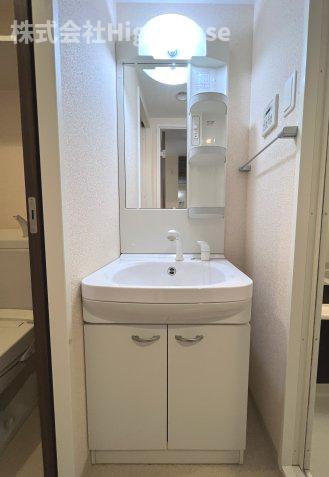 洗面設備　スペースが確保できる洗面所です