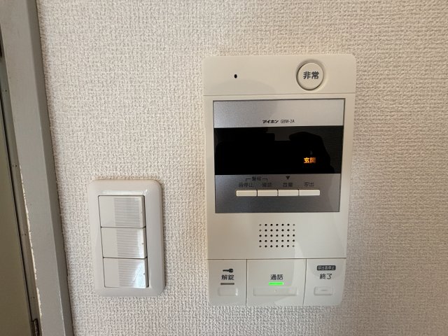 セキュリティ　来訪者の確認のできるインターホン