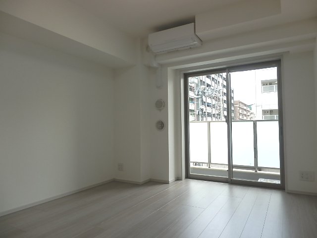 省エネ性能ラベル　使い勝手のいい洋室です