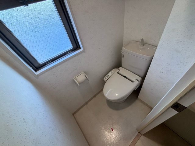 トイレ　※同施工会社のイメージ写真※