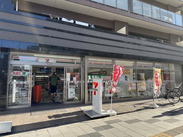 コンビニ　セブンイレブン（コンビニ）まで184m