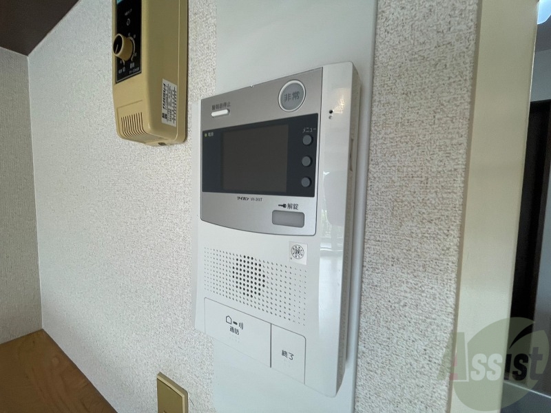 その他設備　ＴＶモニター付インターホンです。来客者の顔が見えるので安心！