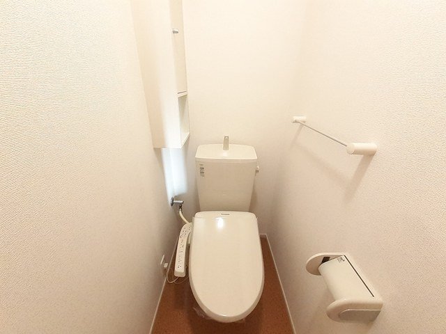 トイレ　落ち着いたトイレです