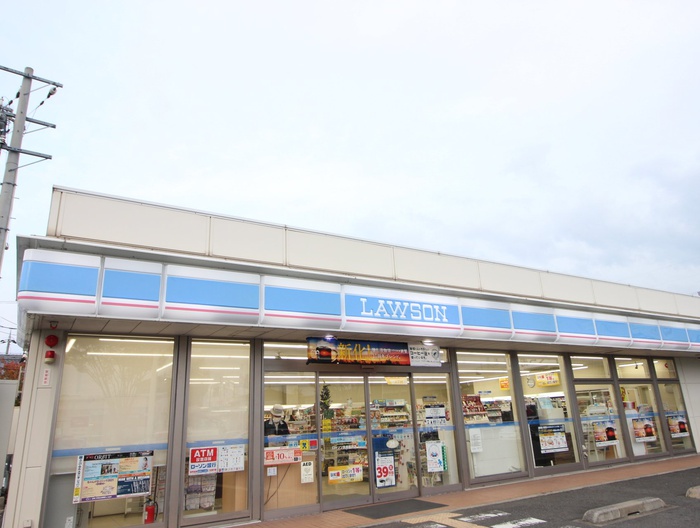 コンビニ　ローソン（コンビニ）まで750m