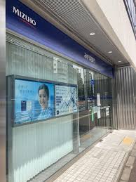 銀行　みずほ銀行四谷支店（銀行）まで621m