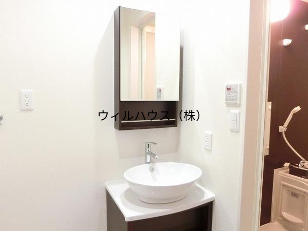 洗面設備　オシャレな洗面台！