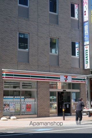 コンビニ　セブンイレブン（コンビニ）まで157m