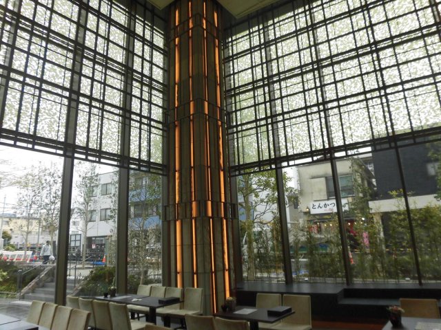 エントランス　建物の内部です