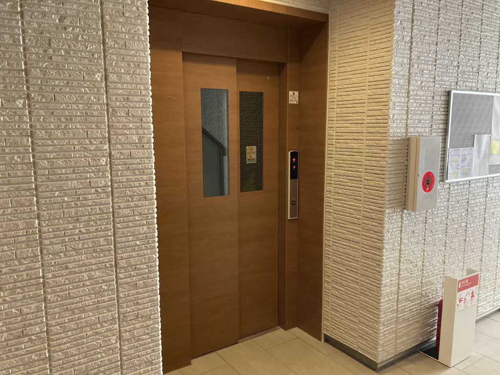 建物外観　エレベータがあり便利です。