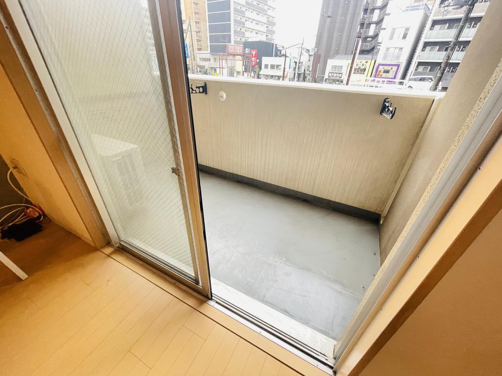バルコニー　室内は現況を優先します