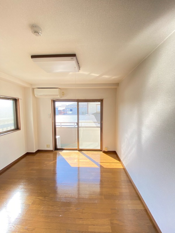 居室・リビング　※他部屋参考写真