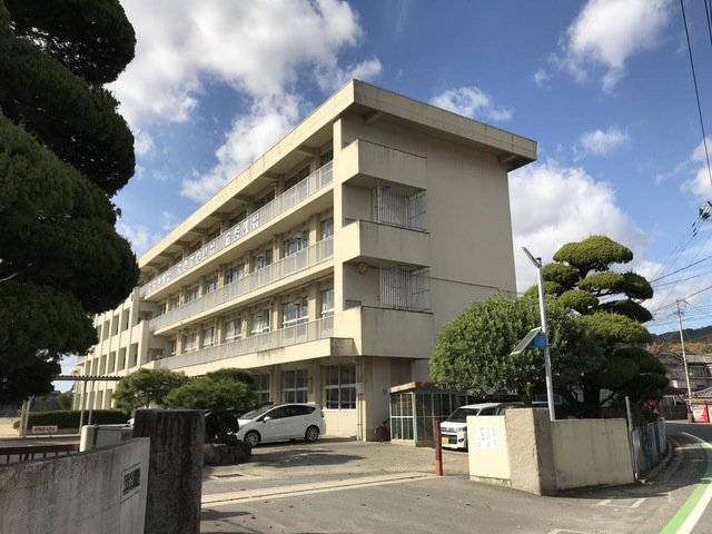 小学校　福山市立赤坂小学校（小学校）まで1006m
