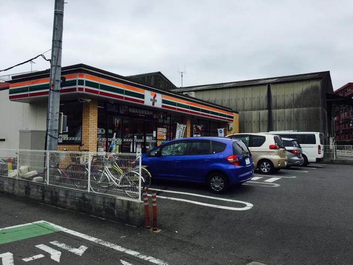 コンビニ　セブンイレブン（コンビニ）まで396m