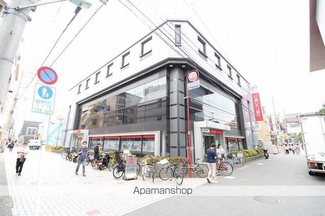 銀行　（株）三菱ＵＦＪ銀行／仙川支店（銀行）まで357m
