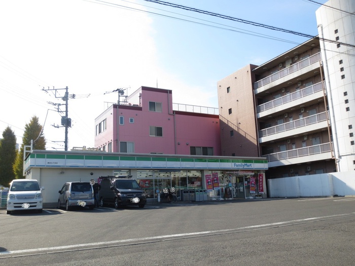 コンビニ　ファミリーマート（コンビニ）まで199m