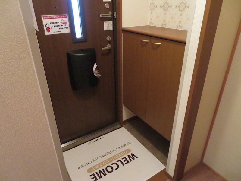 玄関　同物件別部屋