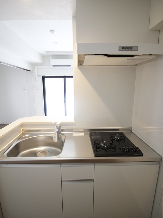 キッチン　同じ部屋タイプの別部屋の写真です。現況と異なる場合は現況を優