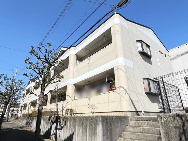エントランス　外観写真（昼）