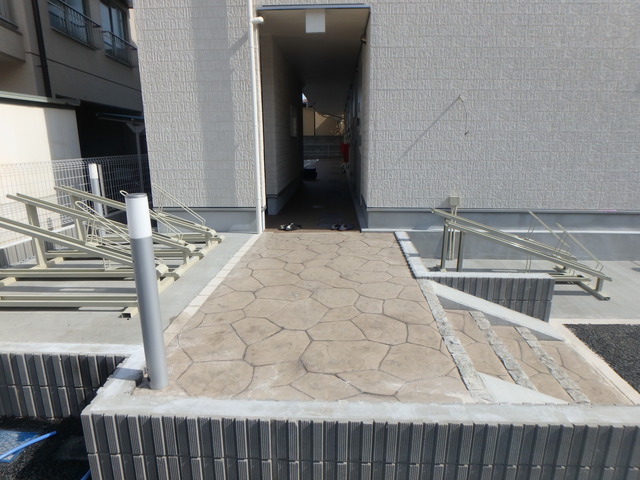 エントランス　全室セキュリティー付き。