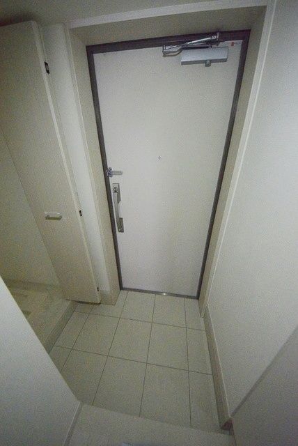 玄関　★下駄箱が大きいので靴が多くても安心です★