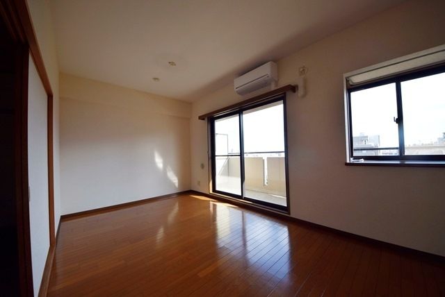 居室・リビング　★6階のお部屋につき眺望良好！駅まで平坦
