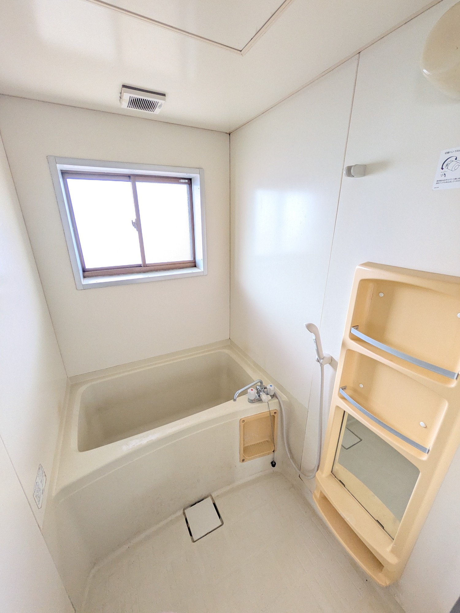 ＪＲ山陰本線 綾羅木駅 徒歩25分 2階建 築39年の風呂写真